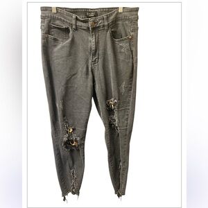 Judy Blue Jeans 14W Rip Leopard Patch Black Distressed Skinny Mid Rise Frayed